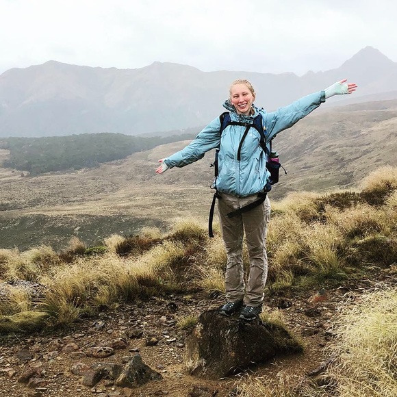 Meet the Posher - Picture 4 of 6